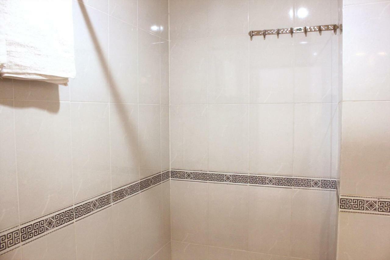 Giang Son 2 Hotel Хошимин Екстериор снимка